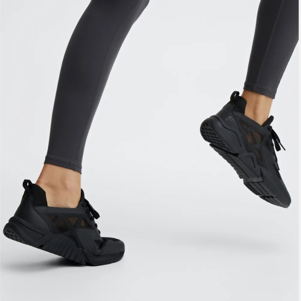 Venice Performace Fabletics Sneaker. Size 7.5